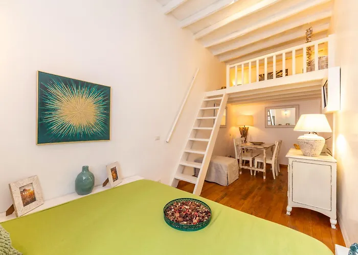 Spanish Steps Splendid Apartment